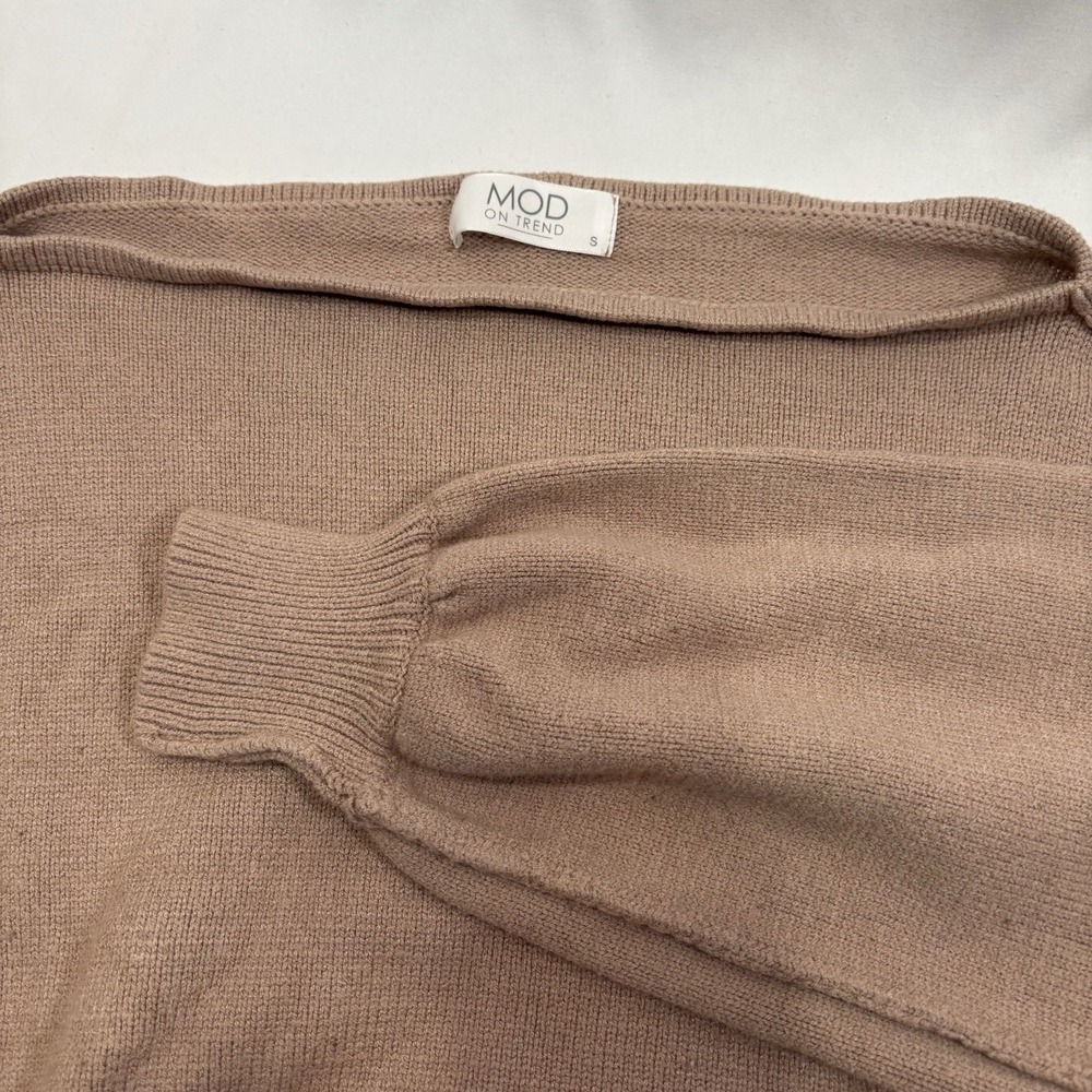 Mod Size‎ Small Boatneck Sweater